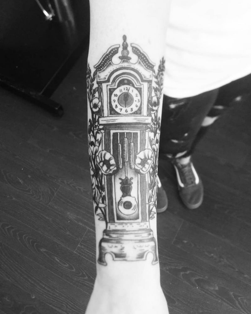 30 Pretty Grandfather Clock Tattoos for Inspiration