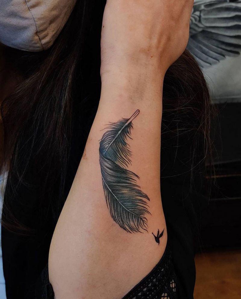 30 Pretty Feather Tattoos You Must Try