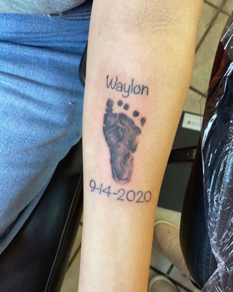 30 Pretty Footprint Tattoos to Inspire You