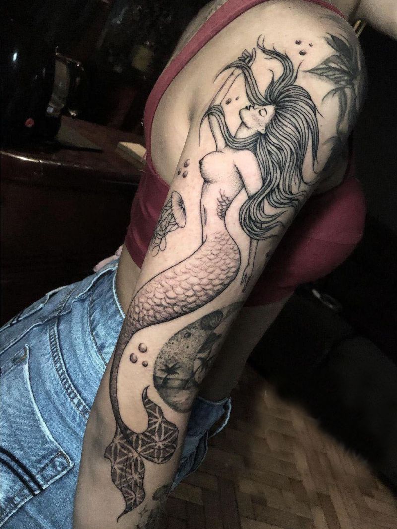 30 Pretty Mermaid Tattoos to Inspire You