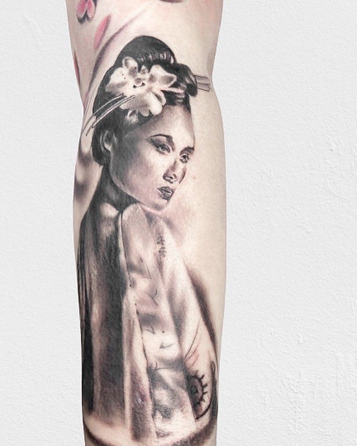 30 Pretty Geisha Tattoos You Will Love