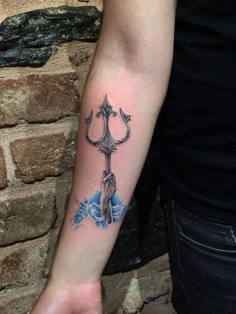 30 Pretty Spear Tattoos You Must Try