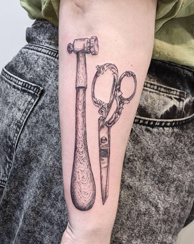 30 Pretty Hammer Tattoos You Will Love