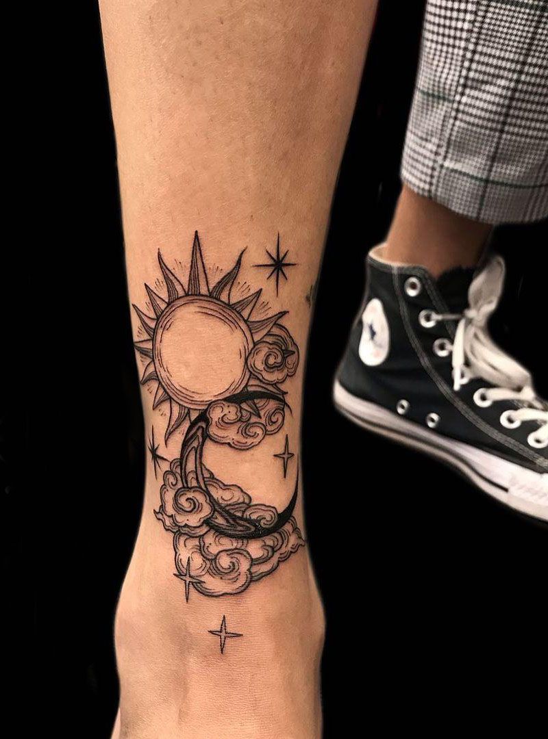 30 Pretty Sun and moon Tattoos Show Your Temperament