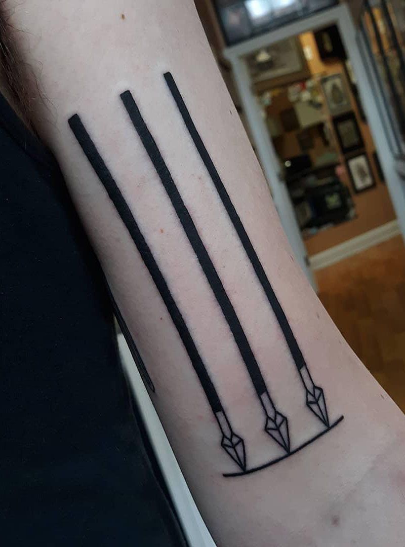 30 Pretty Spear Tattoos You Must Try