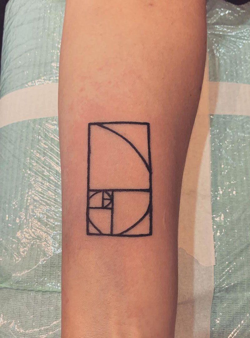 30 Pretty Fibonacci Tattoos You Will Love