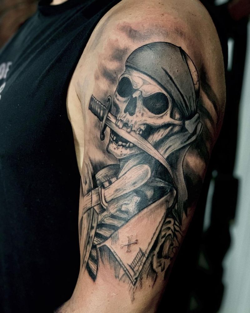 30 Pretty Pirate Tattoos You Will Love