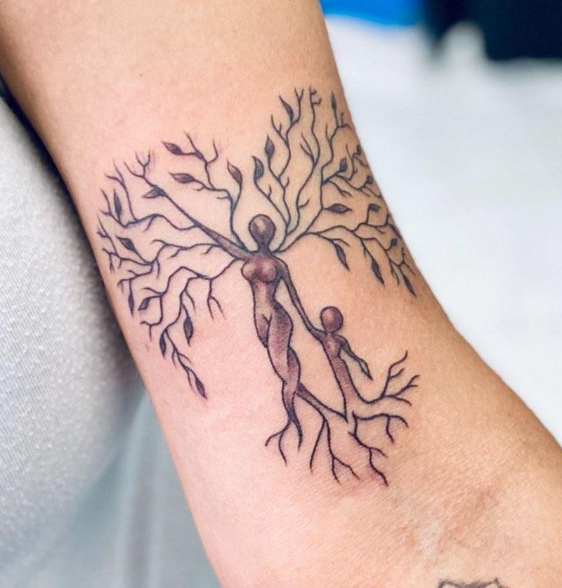 30 Pretty Family Tree Tattoos You Want to Try