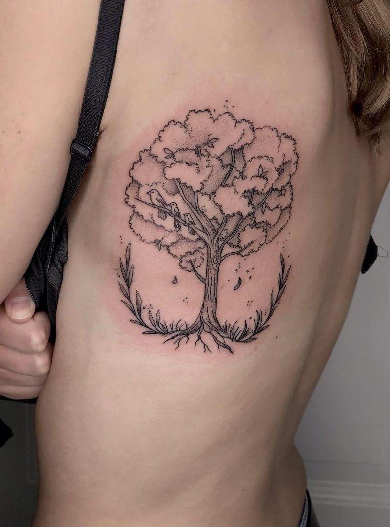 30 Pretty Family Tree Tattoos You Want to Try