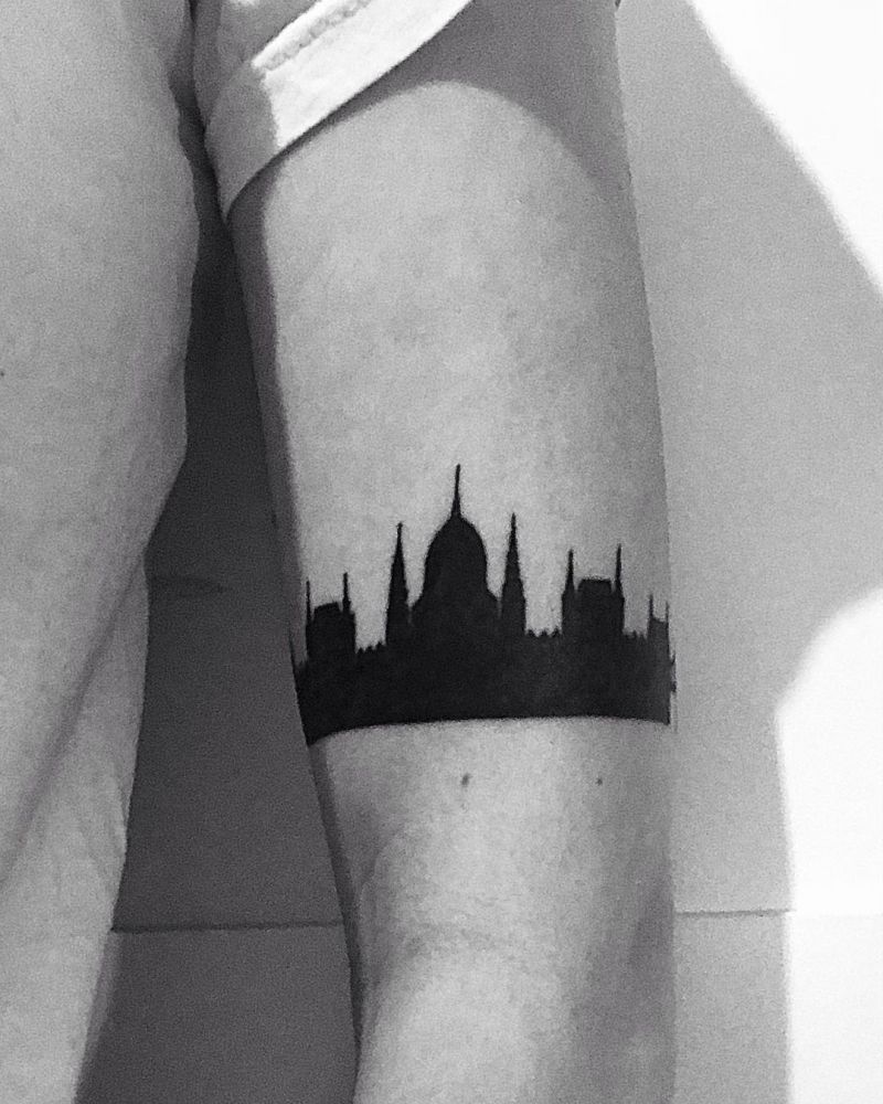 30 Pretty Skyline Tattoos to Inspire You