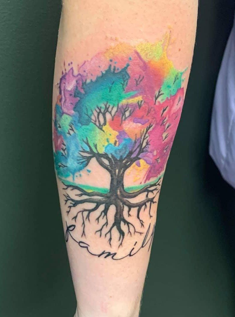 30 Pretty Family Tree Tattoos You Want to Try