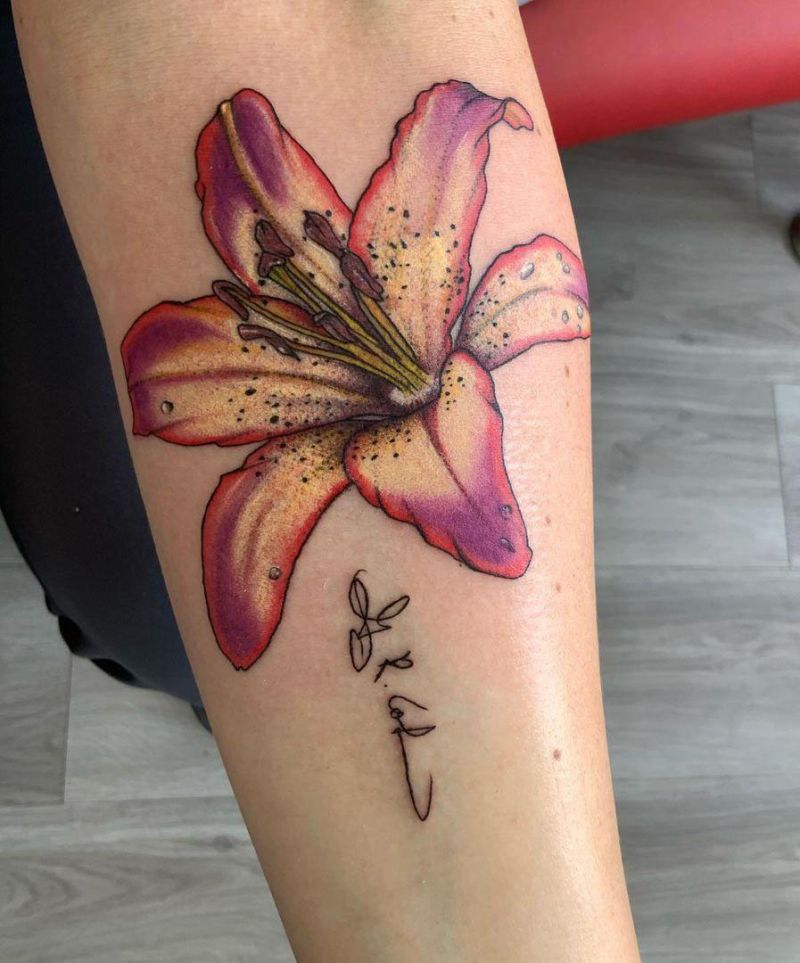 30 Pretty Tiger Lily Tattoos to Inspire You