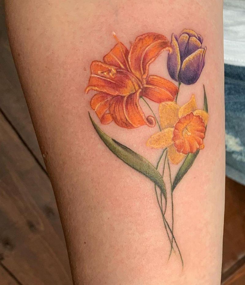 30 Pretty Daylily Tattoos Show Your Temperament