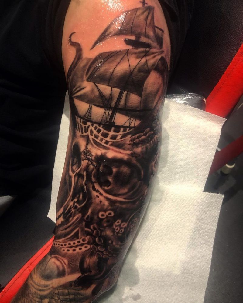 30 Pretty Pirate Tattoos You Will Love