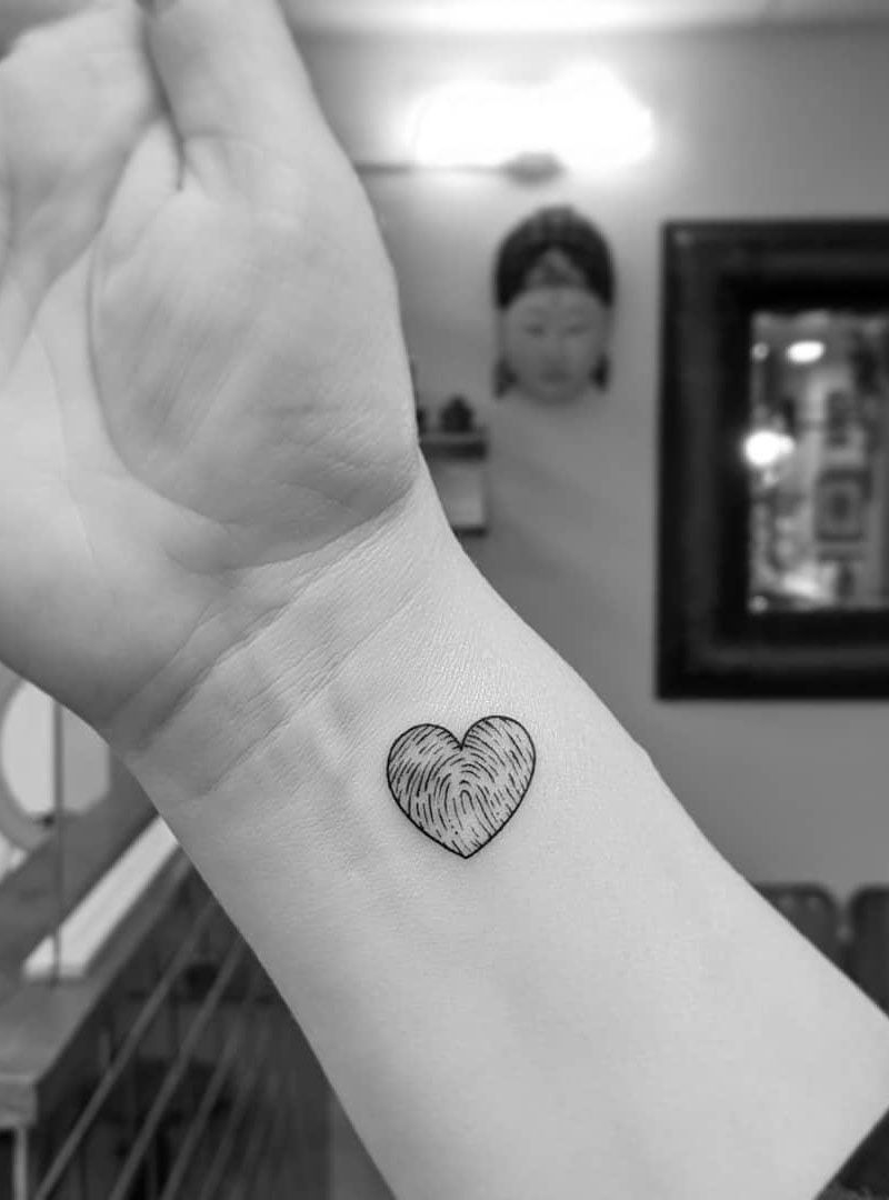 30 Pretty Fingerprint Tattoos Let You Remember The Most Important Person