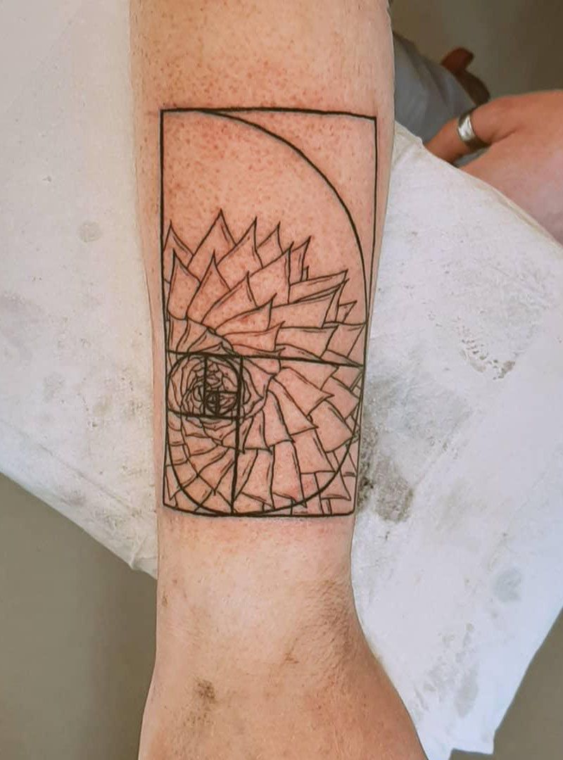 30 Pretty Fibonacci Tattoos You Will Love