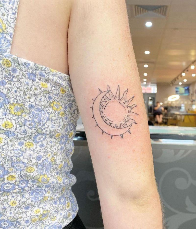 30 Pretty Sun and moon Tattoos Show Your Temperament