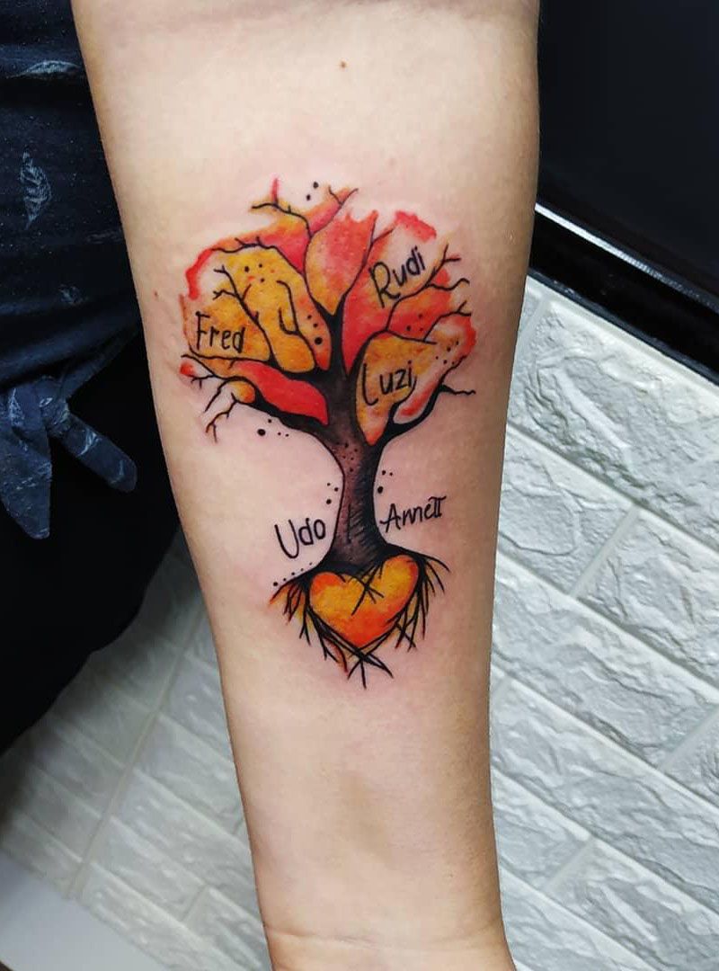 30 Pretty Family Tree Tattoos You Want to Try