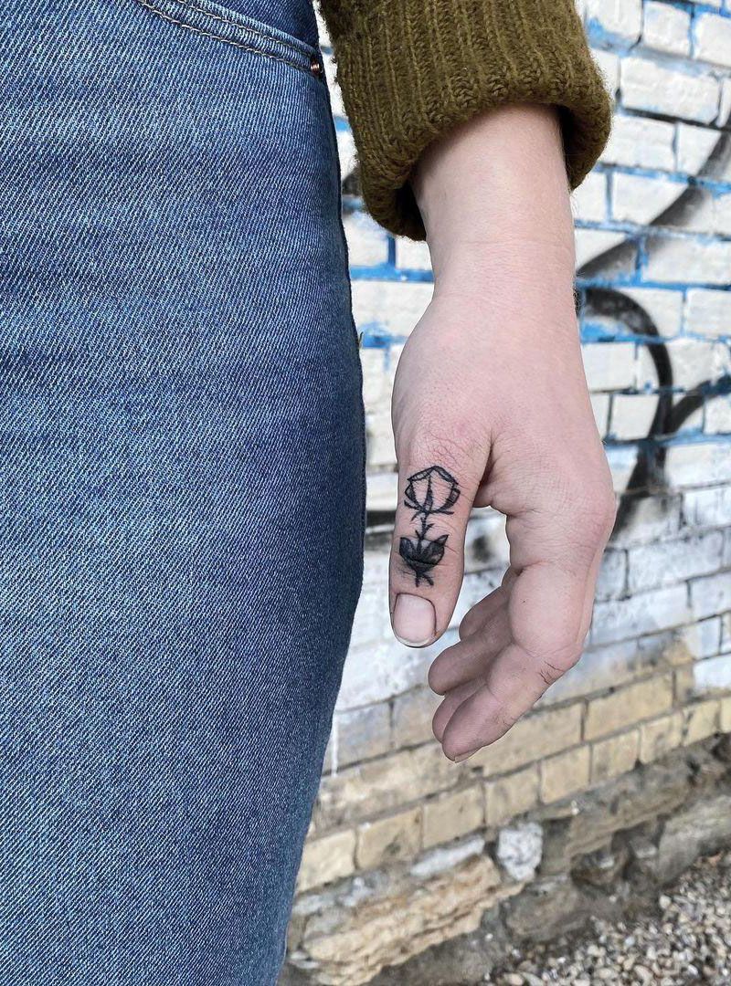 30 Pretty Thumb Tattoos You Will Love