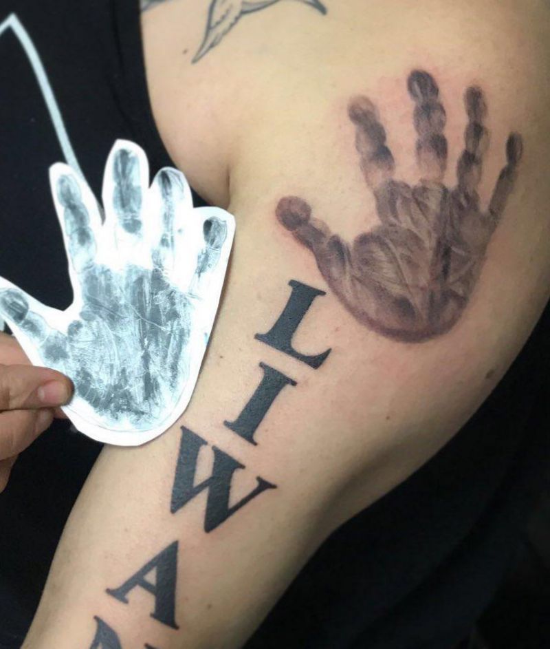 30 Pretty Handprint Tattoos You Can't Help Trying