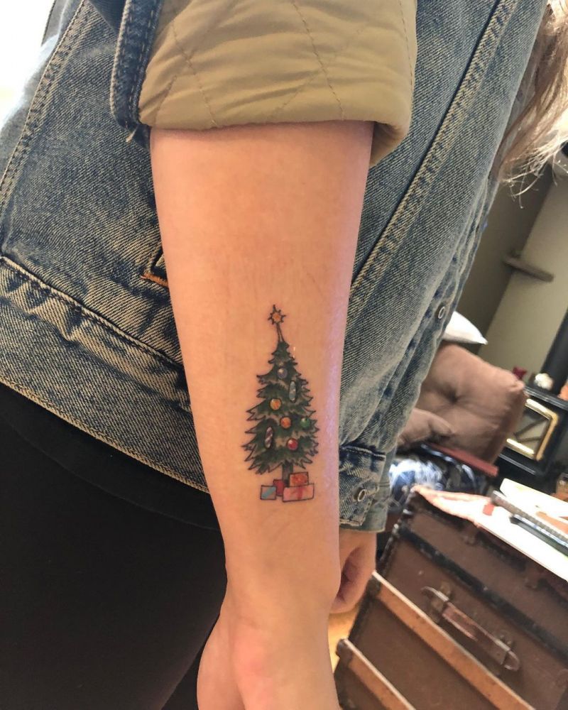 30 Pretty Christmas Tree Tattoos to Celebrate The Festival