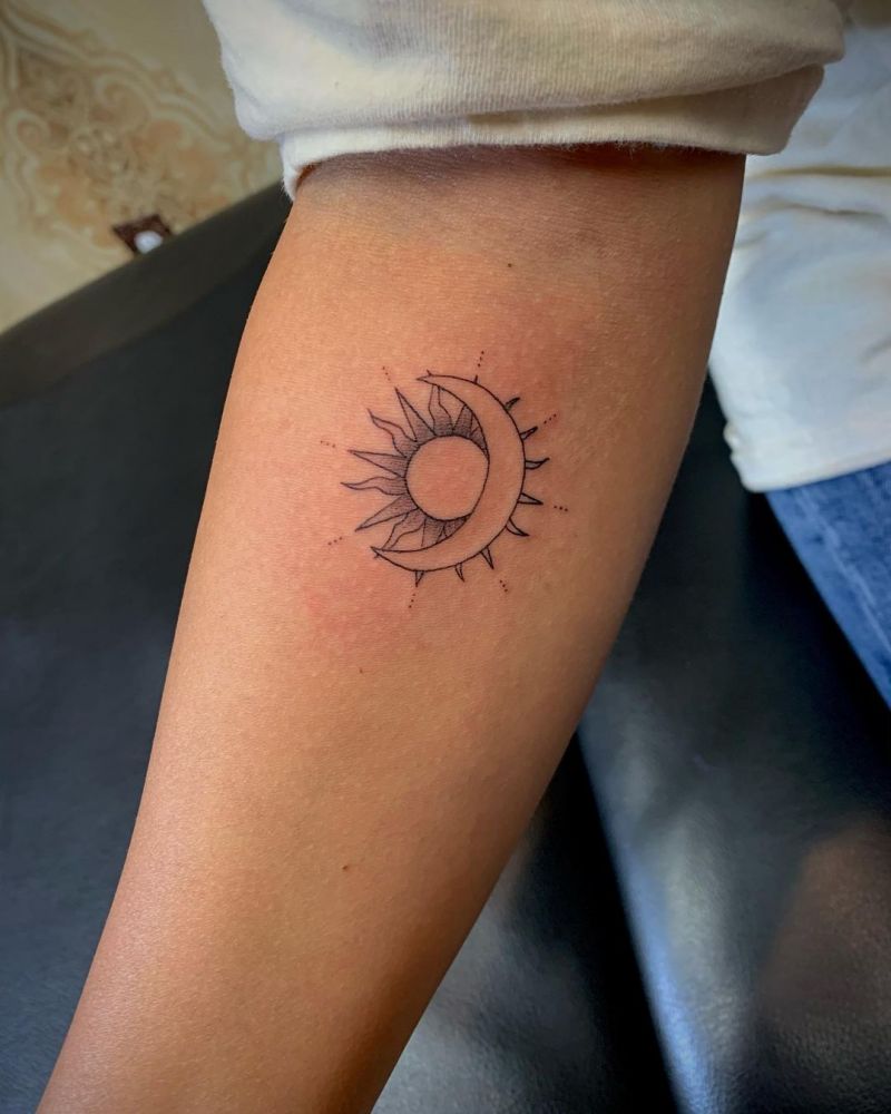 30 Pretty Sun and moon Tattoos Show Your Temperament