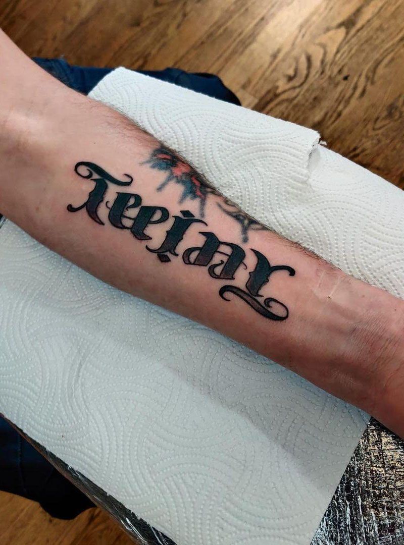 30 Pretty Ambigram Tattoos to Inspire You