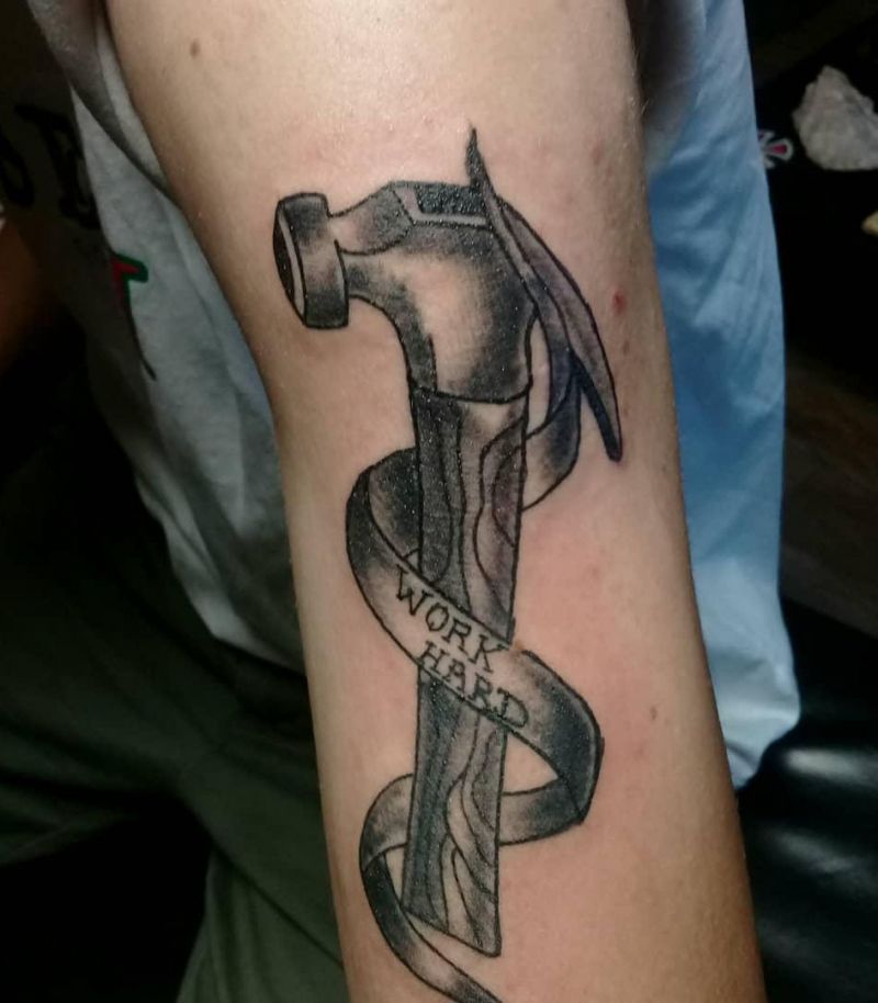 30 Pretty Hammer Tattoos You Will Love