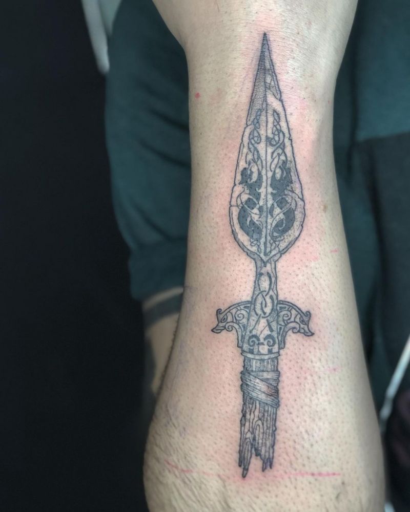 30 Pretty Spear Tattoos You Must Try