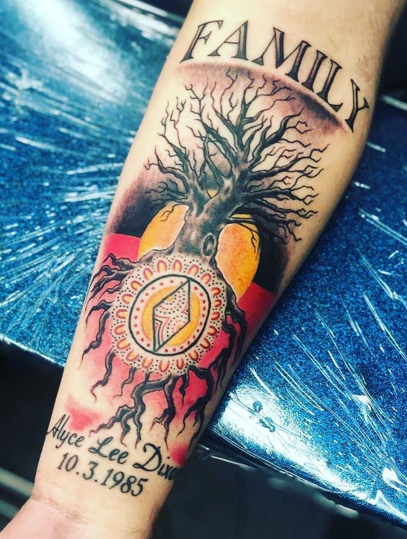 30 Pretty Family Tree Tattoos You Want to Try