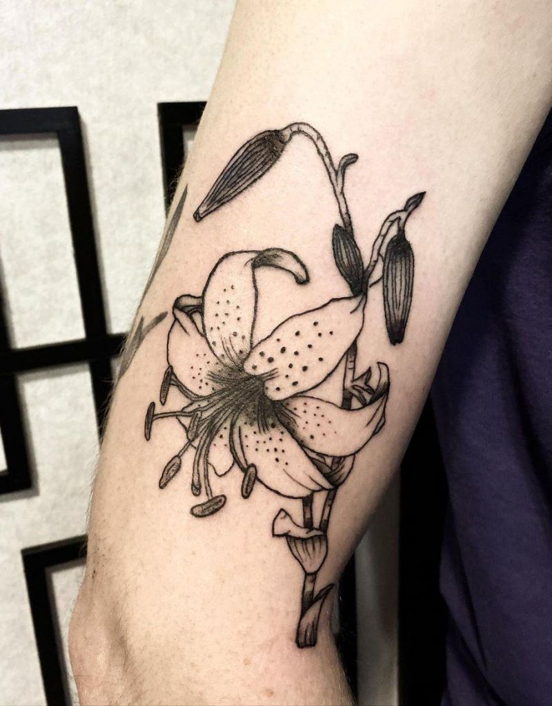 30 Pretty Tiger Lily Tattoos to Inspire You