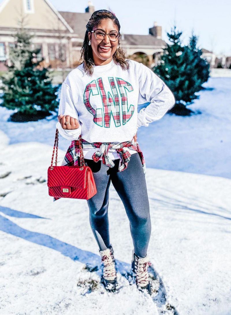 30 Stylish Christmas Outfits for Women 2022