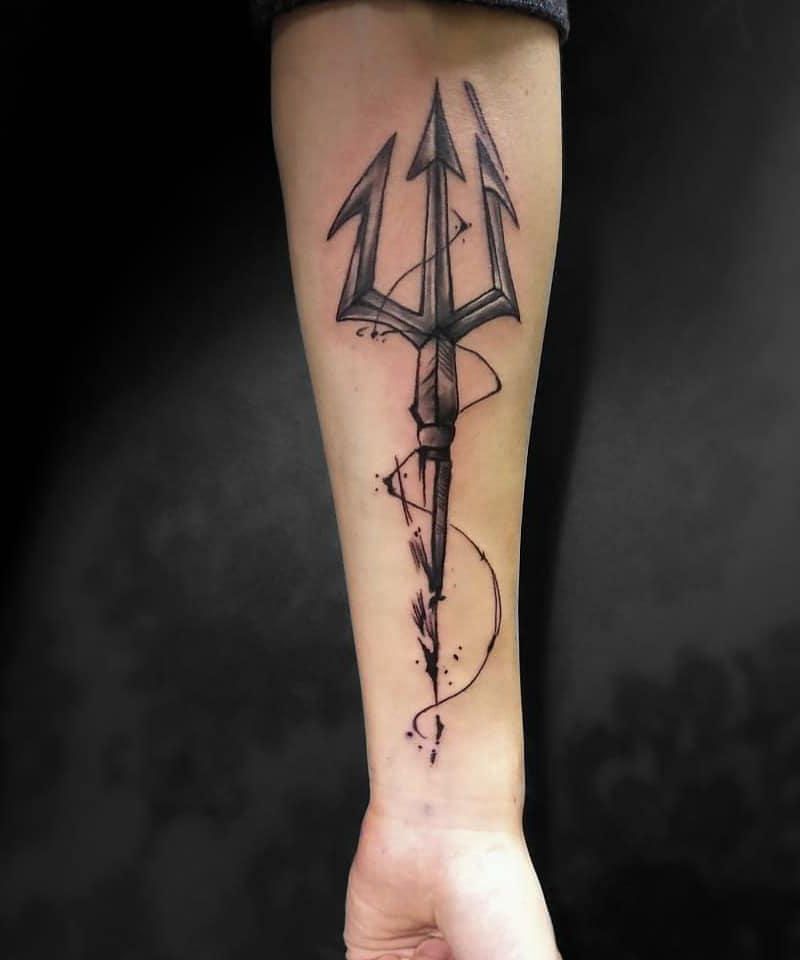 30 Pretty Spear Tattoos You Must Try