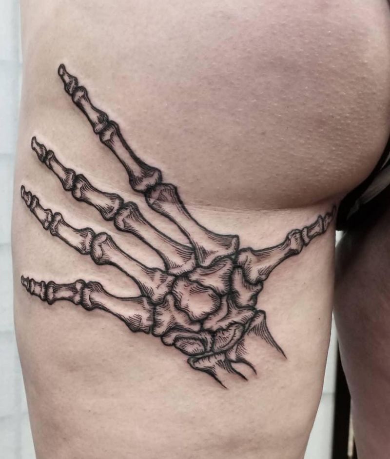 30 Pretty Skeleton Hand Tattoos Make You Attractive