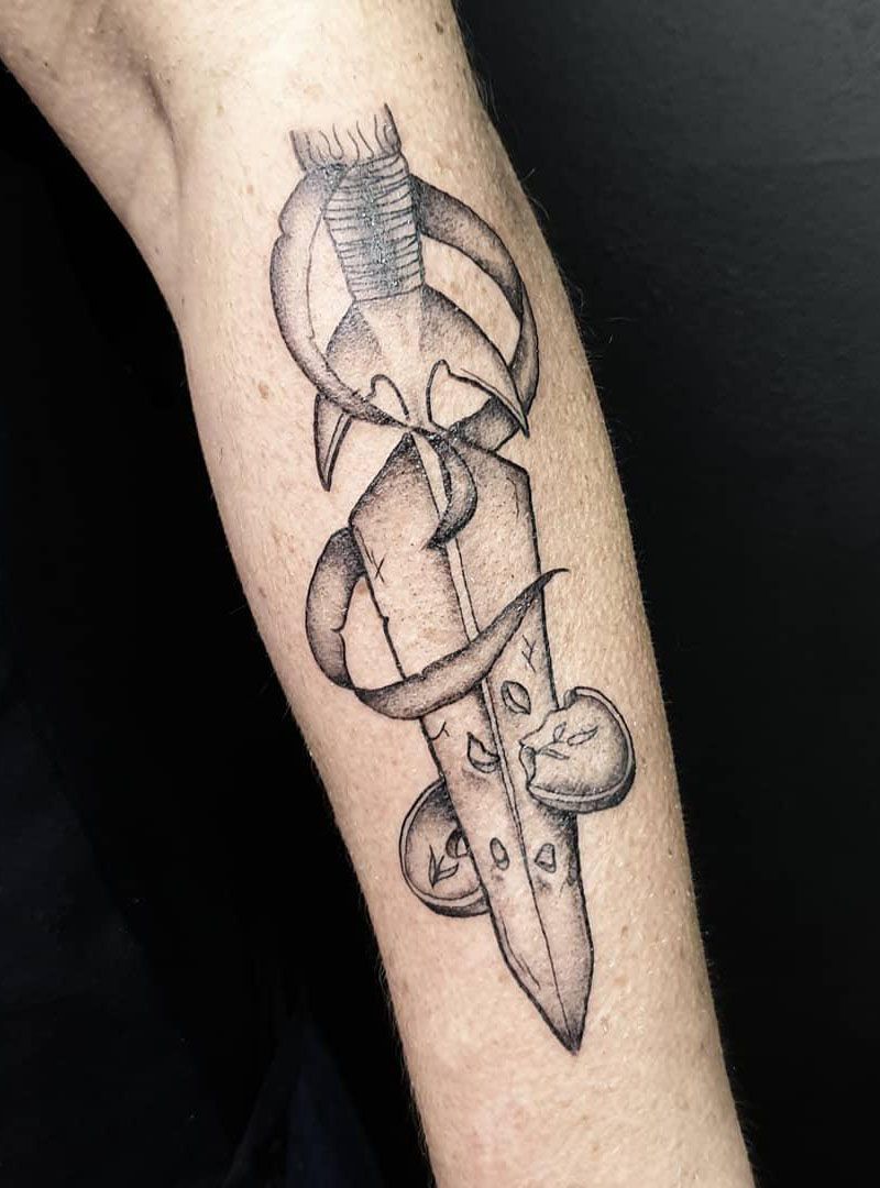 30 Pretty Spear Tattoos You Must Try