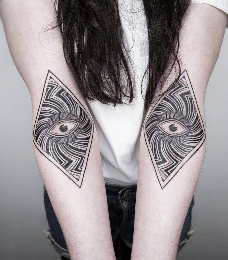 30 Pretty Trippy Tattoos Give You an Unexpected Feeling