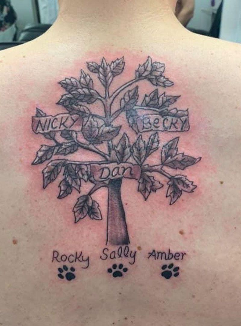 30 Pretty Family Tree Tattoos You Want to Try