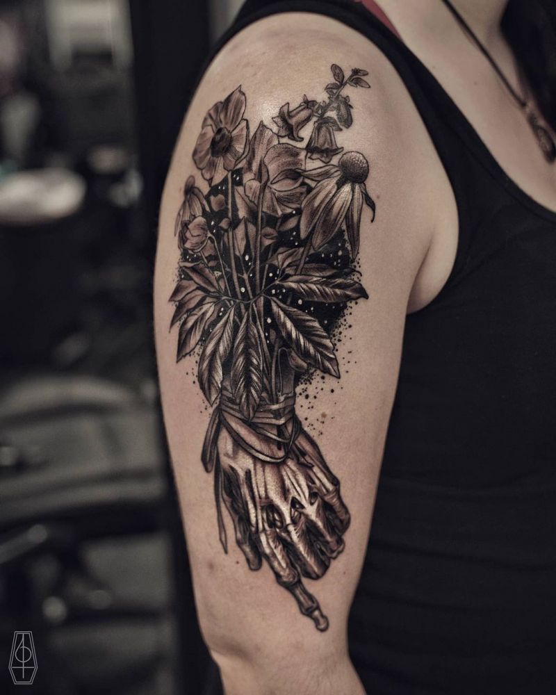 30 Pretty Skeleton Hand Tattoos Make You Attractive