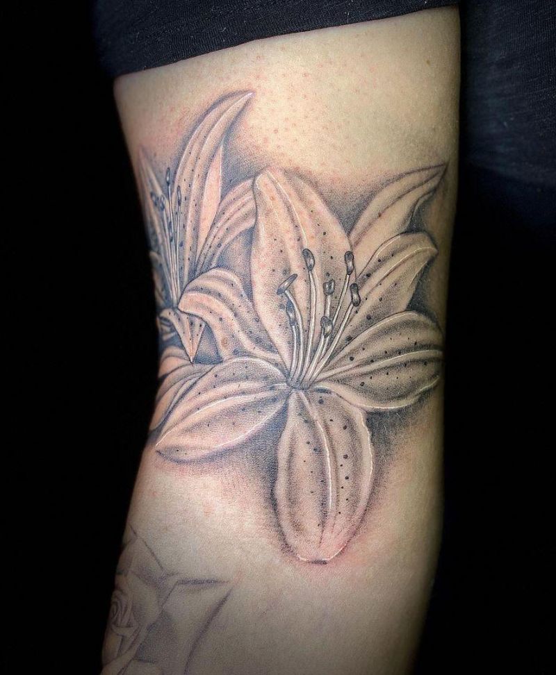 30 Pretty Tiger Lily Tattoos to Inspire You