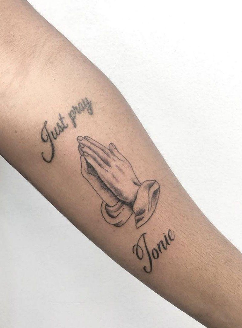 30 Pretty Praying Hands Tattoos You Must Try