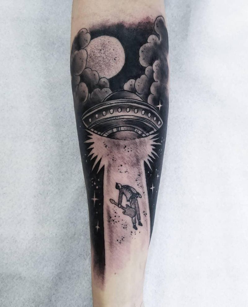 30 Pretty UFO Tattoos You Will Love