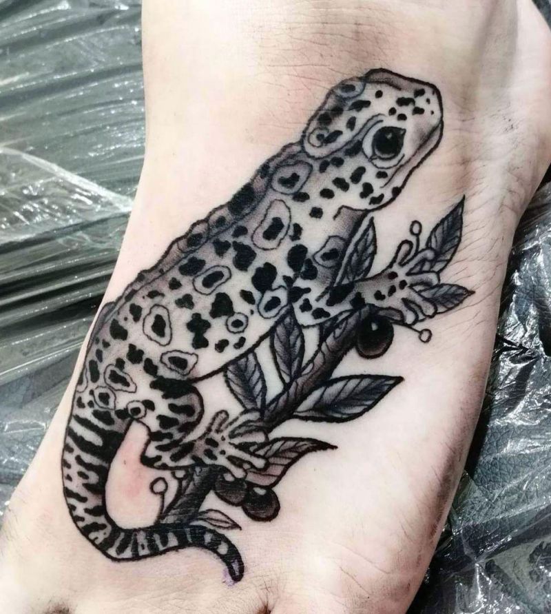 30 Pretty Chameleon Tattoos to Inspire You