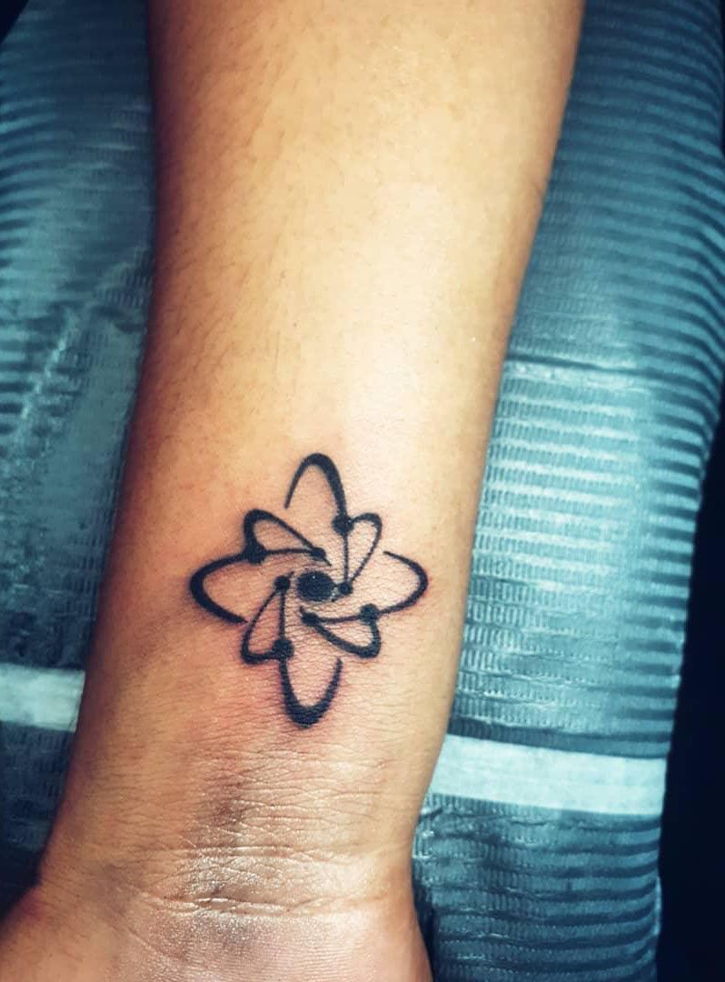 30 Pretty Atom Tattoos to Inspire You