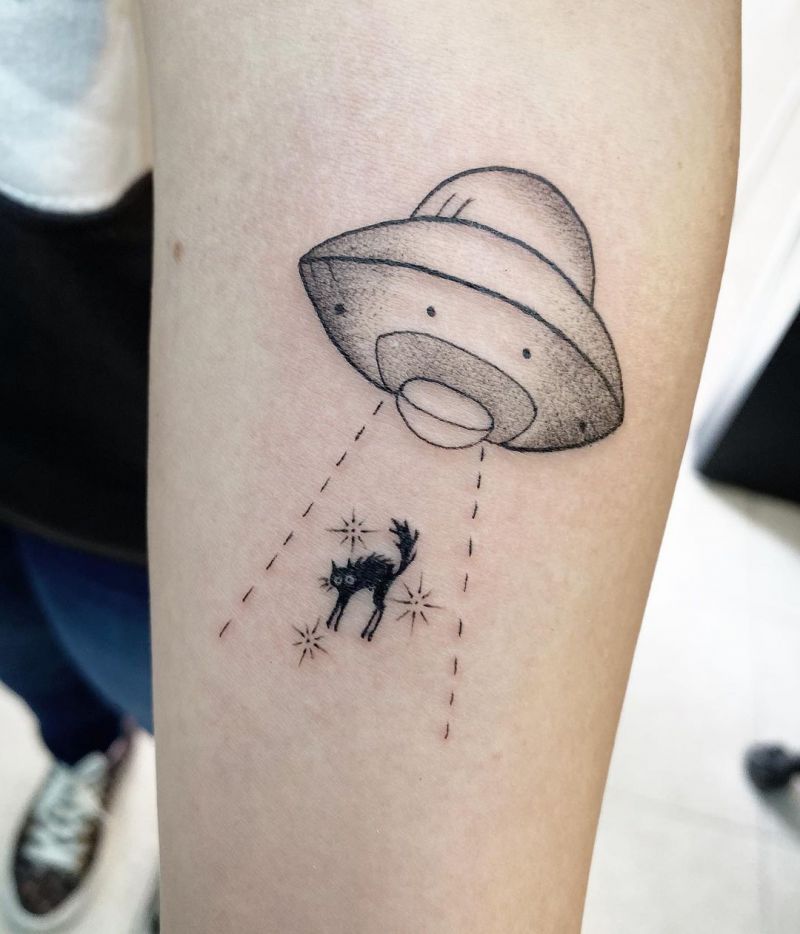 30 Pretty UFO Tattoos You Will Love