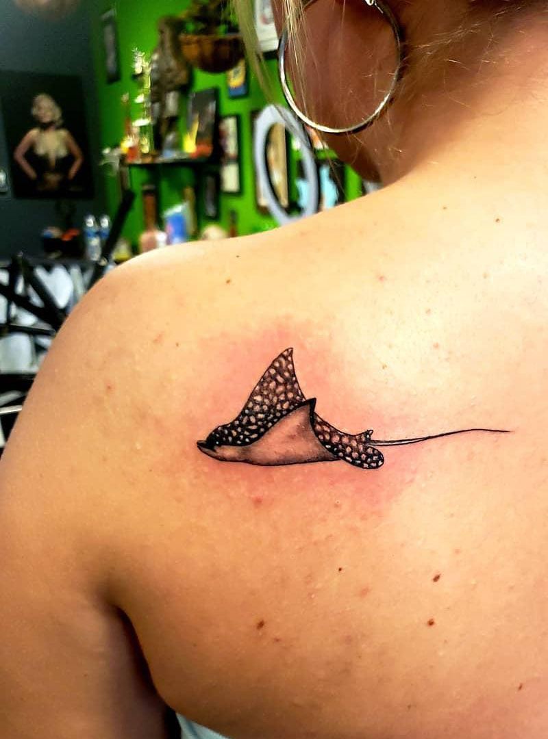 30 Pretty Stingray Tattoos Enhance Your Temperament