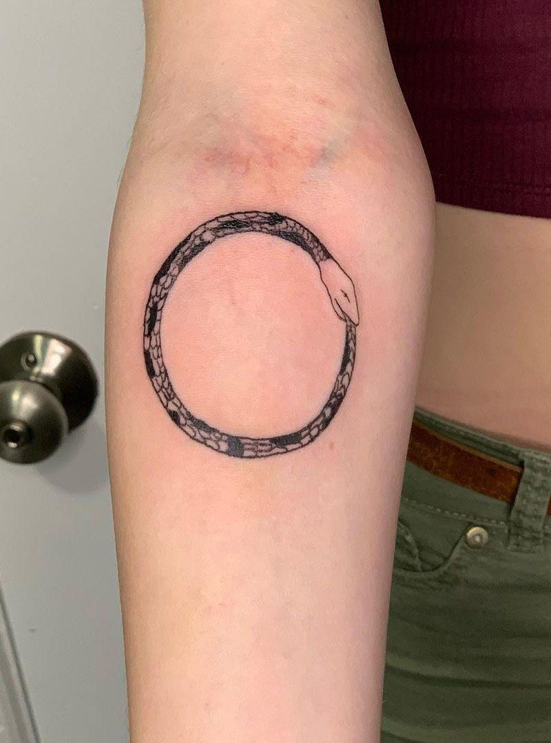 30 Pretty Ouroboros Tattoos for You to Enjoy