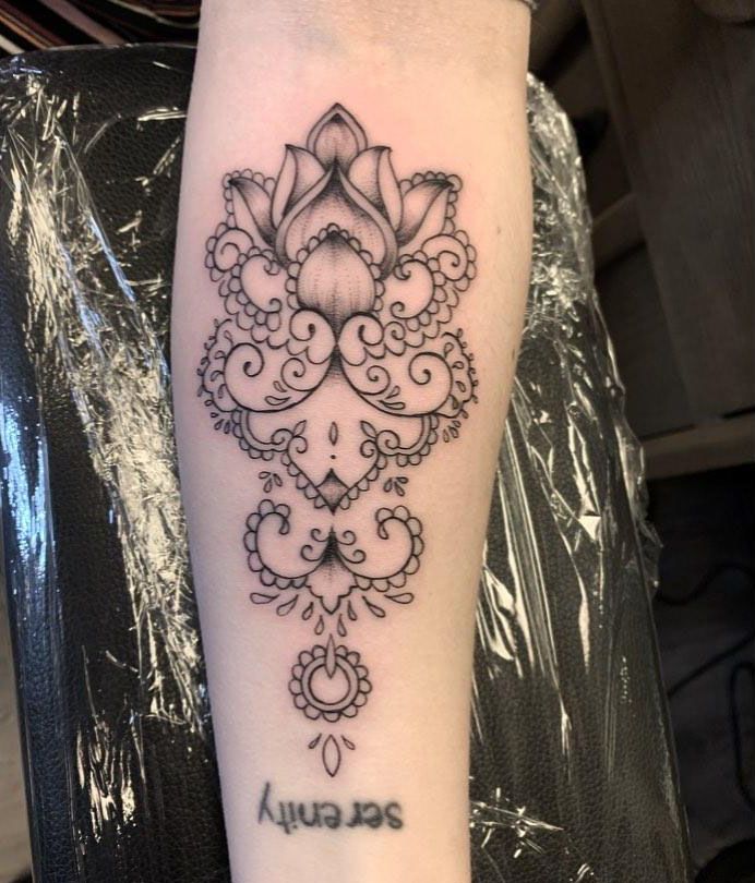 30 Pretty Lace Tattoos That Make You Excited