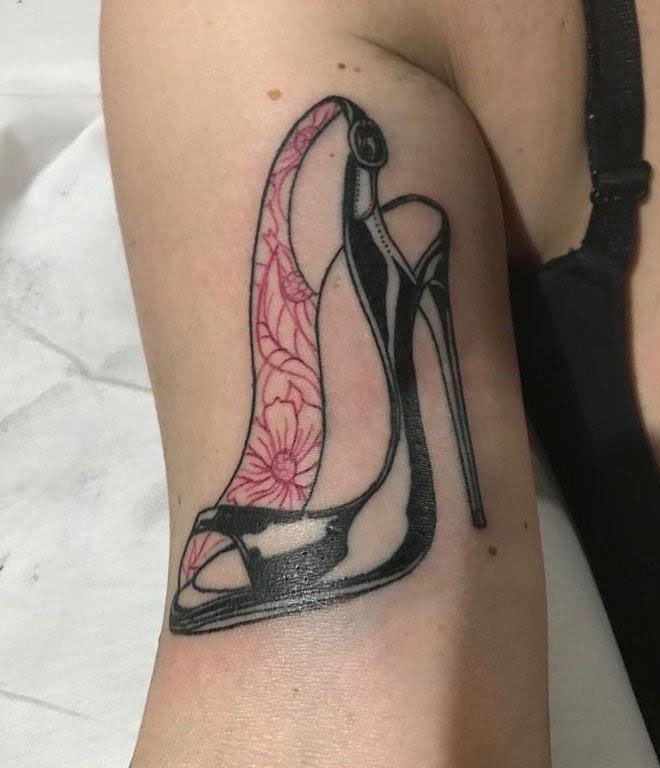 30 Pretty Shoe Tattoos You Will Love