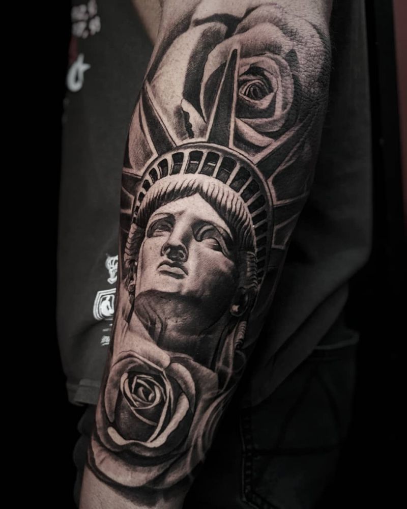 30 Pretty Statue of Liberty Tattoos to Inspire You