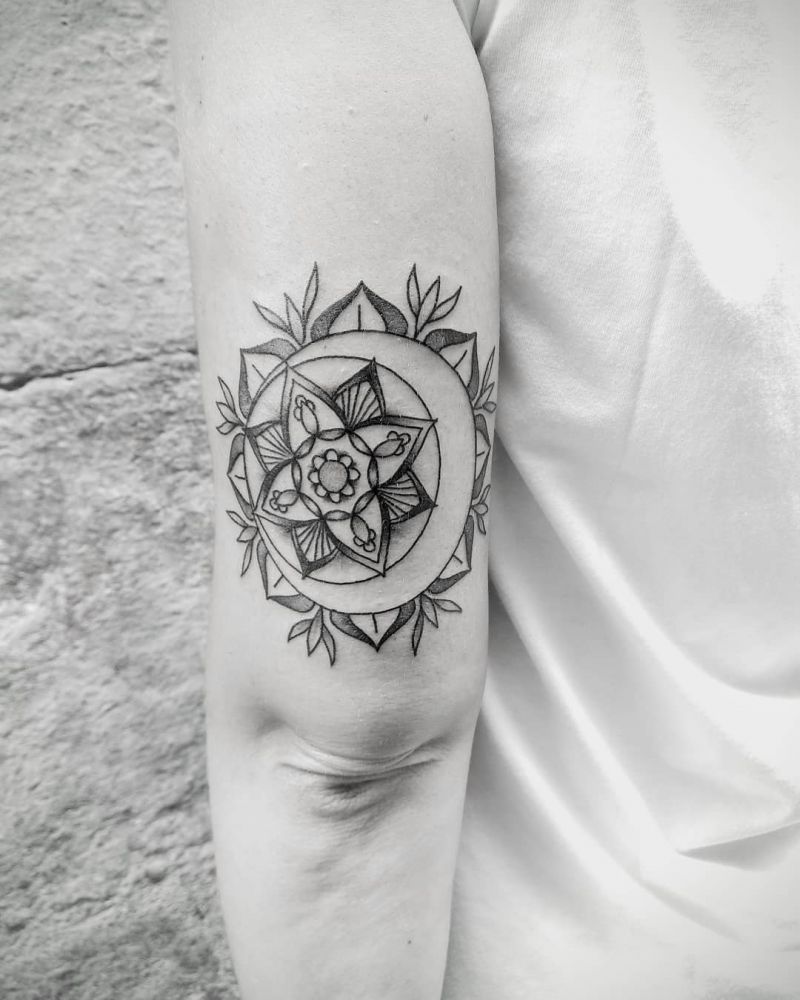 30 Pretty Mandala Moon Tattoos You Will Love